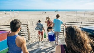 Ni la sombrilla ni el protector solar; lo que no se te puede olvidar este verano para ir a la playa