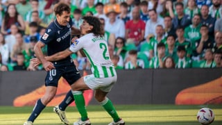 'Recadito' de Bellerín por Borja Iglesias y 'dardo' al Sevilla