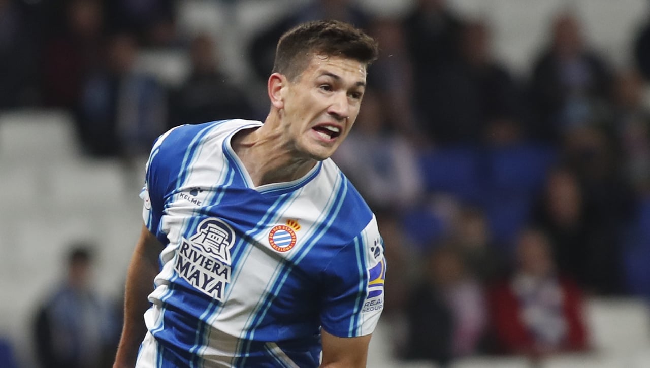 César Montes se declara en rebeldía con el Espanyol