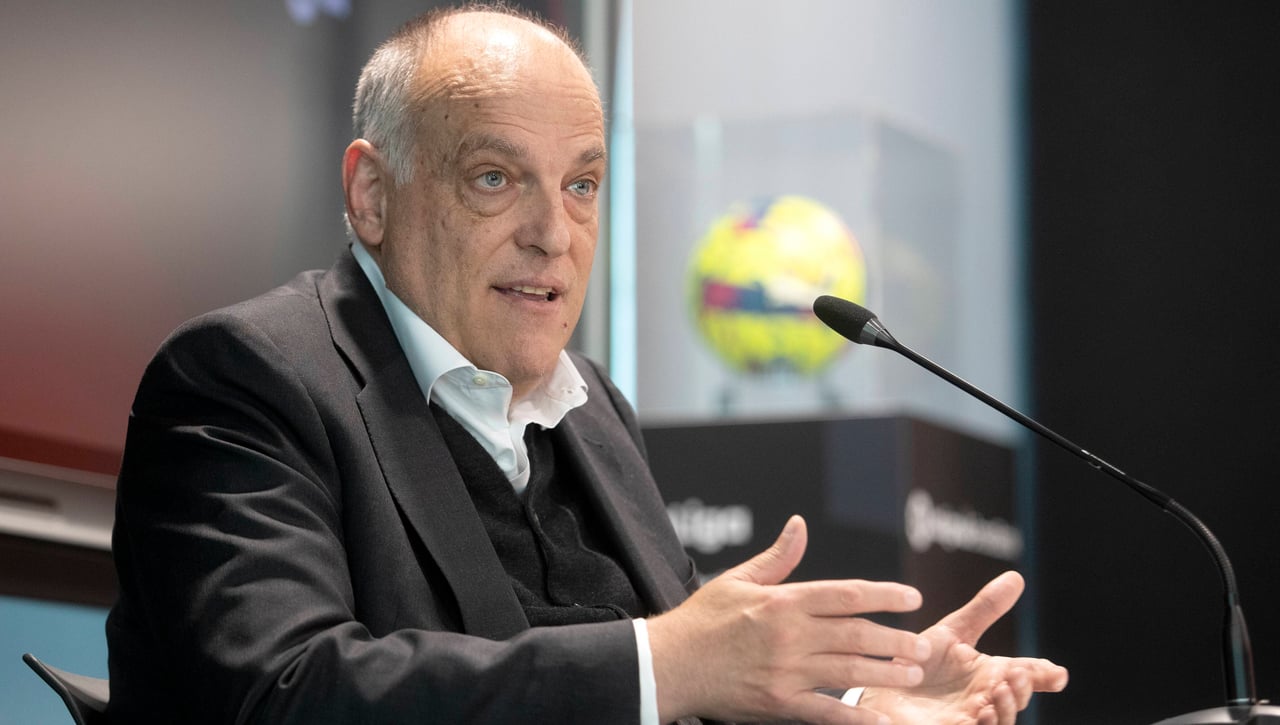 Tebas reparte 'piropos' para Rocha, Carlos Herrera y Luis Rubiales