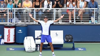 La joya del tenis español hace 'pellas' para buscarse la vida