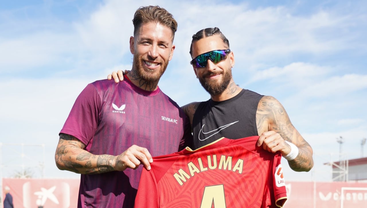 Sergio Ramos 'pesca' talento en los Latin Grammy para el Sevilla con Maluma y Carlos Vives