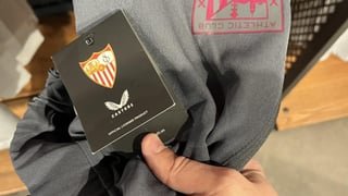 El tremendo error con las camisetas que enfada a Sevilla y Athletic