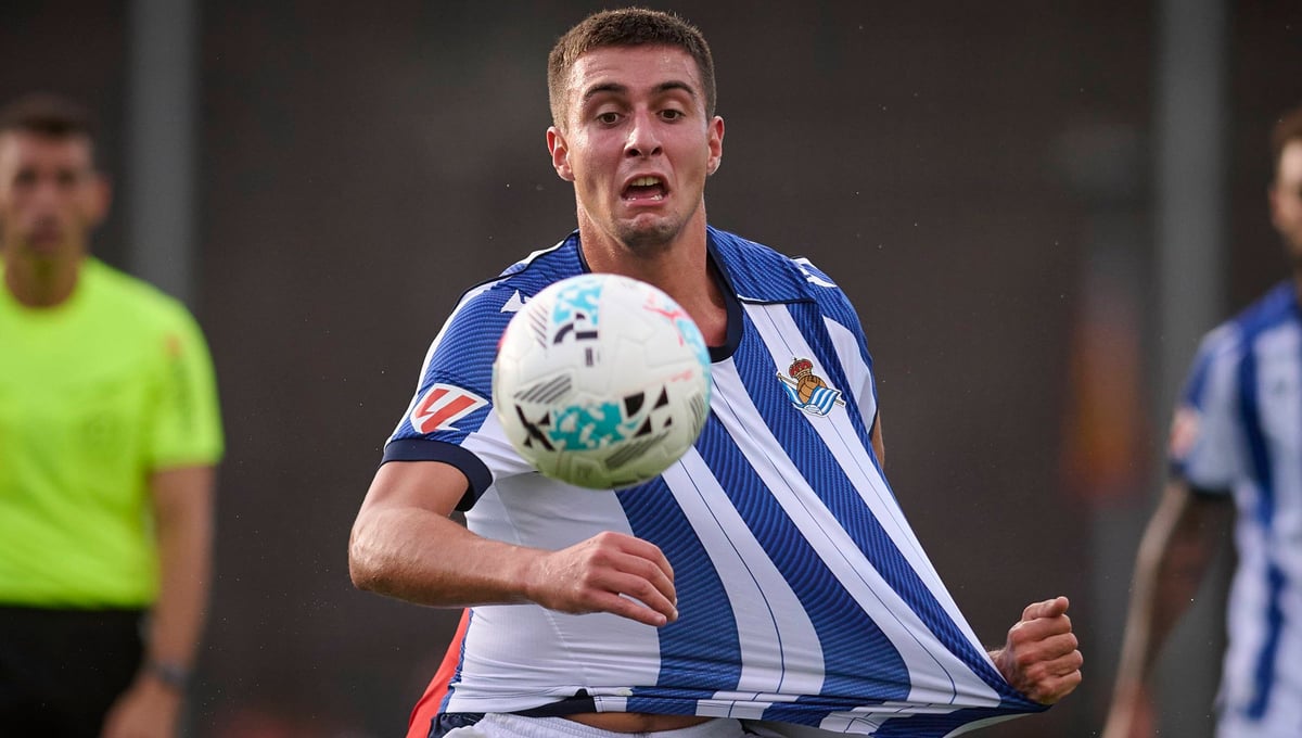 Piensa en el fichaje de Karrikaburu