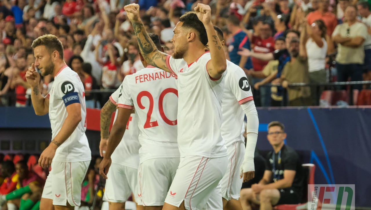 Las mejores imágenes y reacciones del Sevilla-Lens: Castro la echa al suelo y el vestuario se conforma