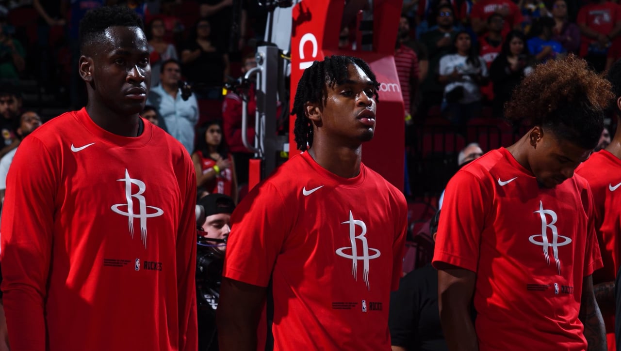 Garuba se asienta en la NBA a costa de Willy Hernangómez