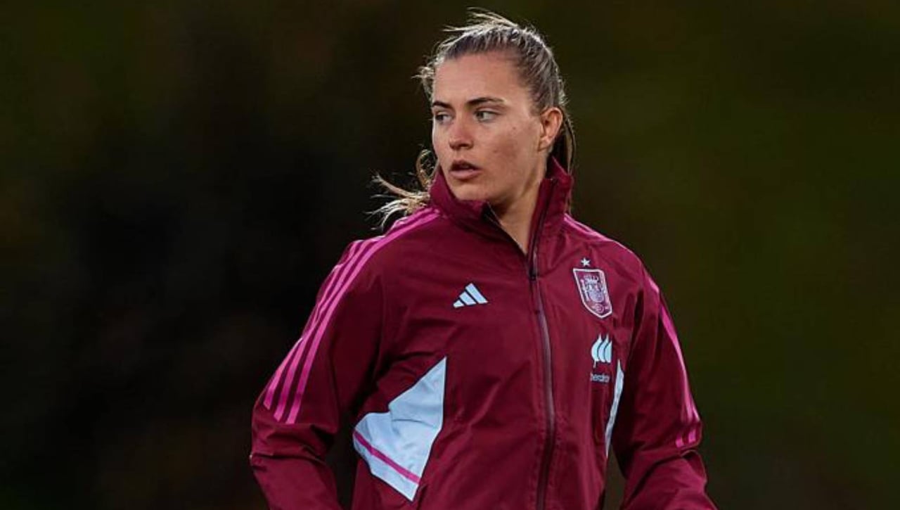 La internacional Anna Torrodá deja el fútbol por salud mental
