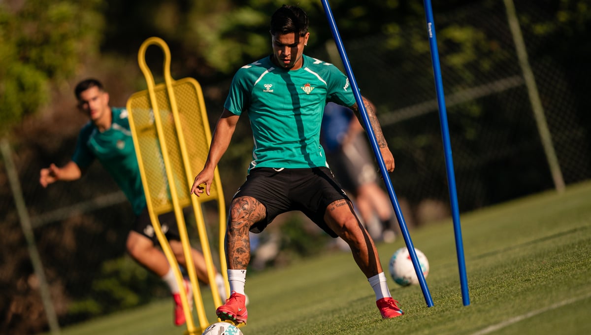 El rotundo mensaje del Cucho Hernández sobre el mercado de fichajes del Betis