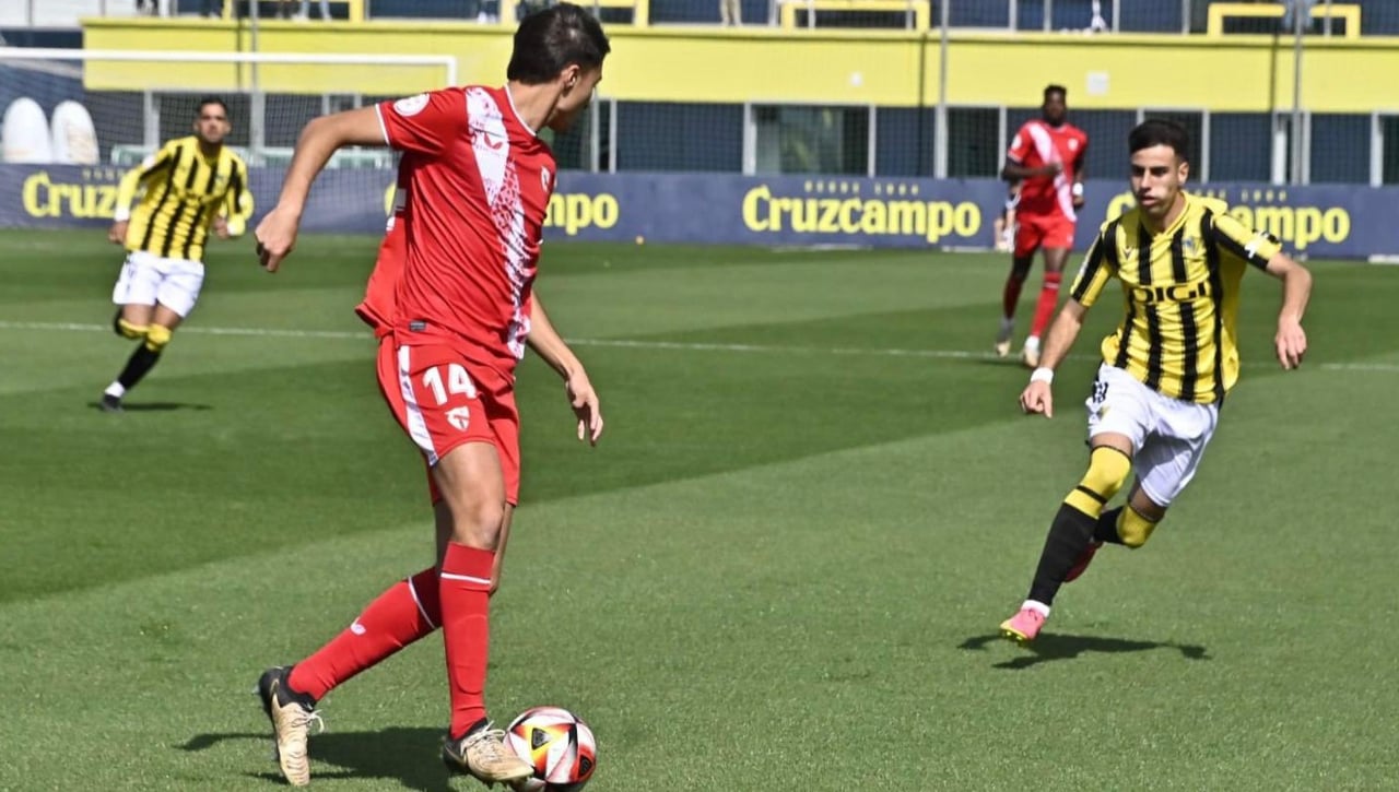 Cádiz B 1-2 Sevilla Atlético: imagen de líder