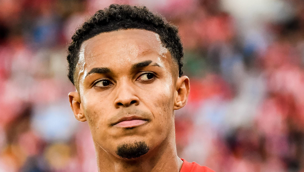 Lázaro Vinicius, fichaje oficial