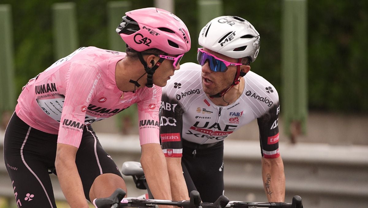 Ayuso sorprende a Roglic y Del Toro, a los dos