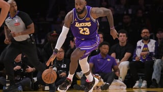LeBron James estalla tras perder cuando le preguntan por las opciones de los Lakers: "No, no puedo hacer eso. No es mi mentalidad"