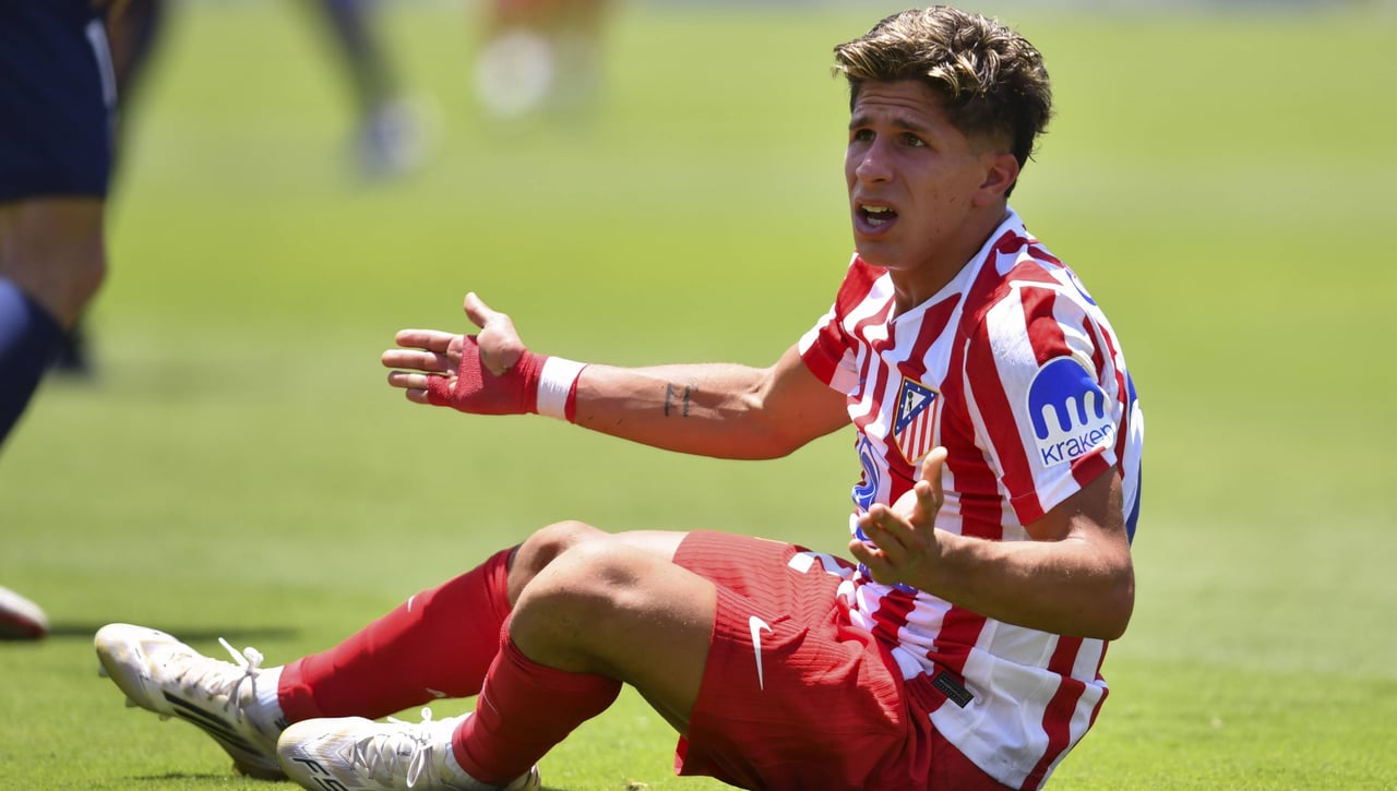 El Inter quiso a Giuliano Simeone en la operación por Frattesi