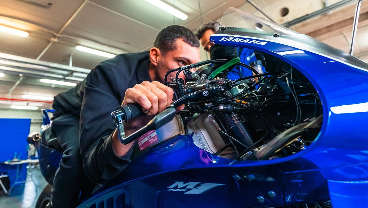 Toprak Razgatlioglu detecta un gran problema en su estreno con Yamaha en MotoGP