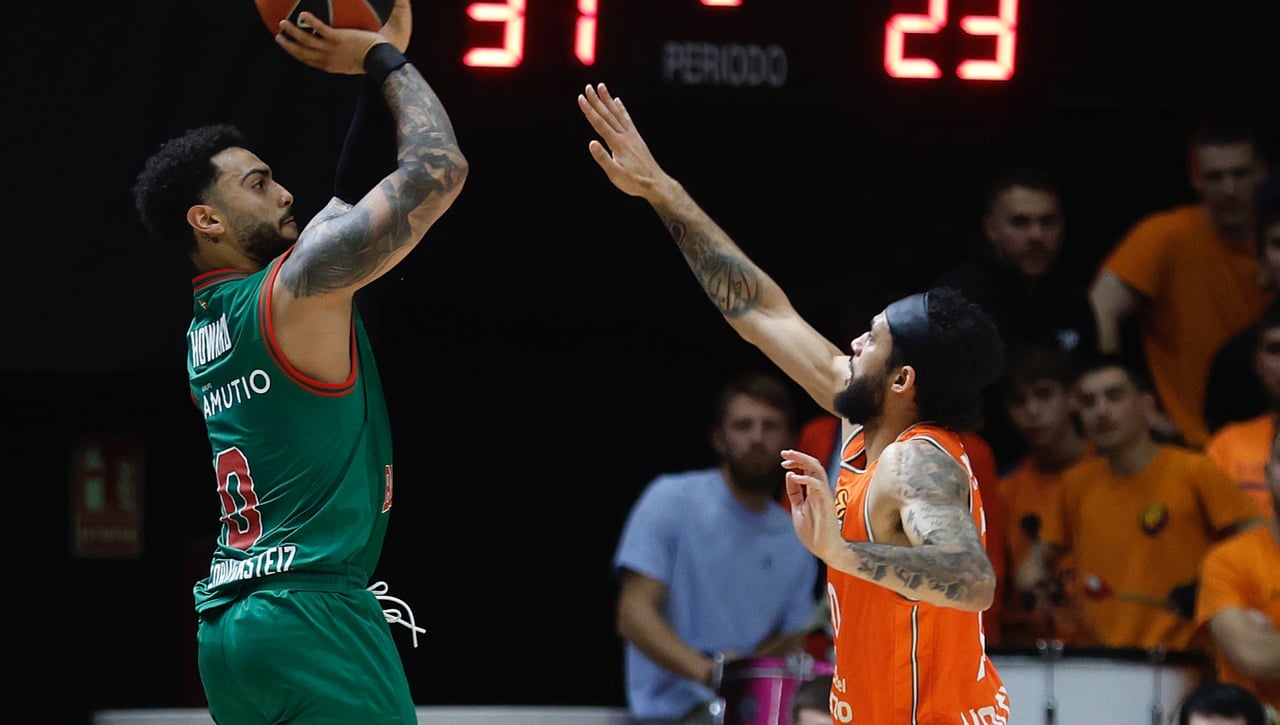 Baskonia conquista La Fonteta y el Barça se une a la fiesta