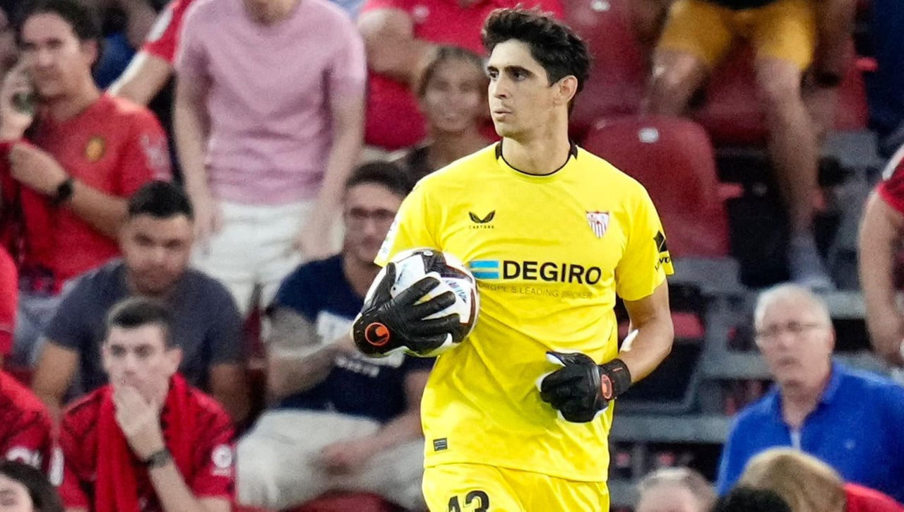 Bono no se mira el ombligo y Telles la echa al suelo: "Creciendo paso a paso"