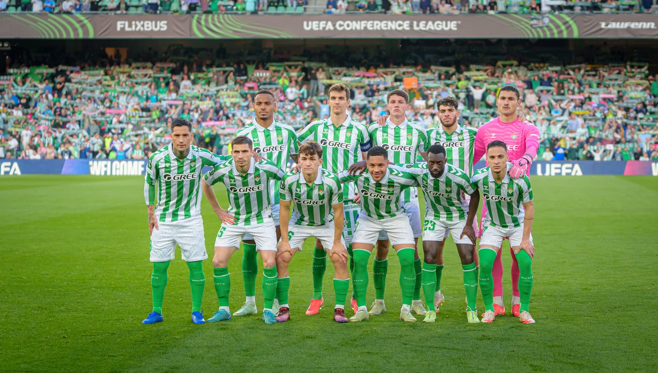 Betis - Vitória: Alineaciones confirmadas, horario, canal y dónde ver en TV y online el partido de ida de los octavos de la Conference League