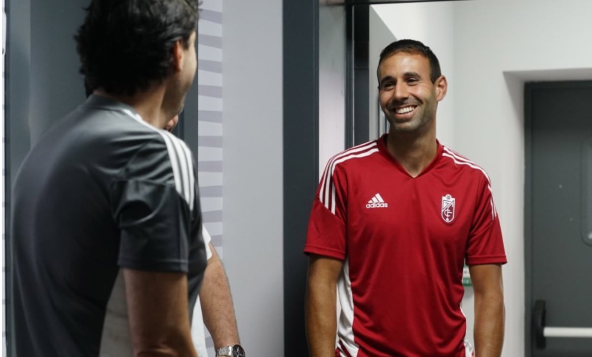 Milla, Maximiano, Luis Suárez... Los jugadores del Granada pasan los chequeos médicos