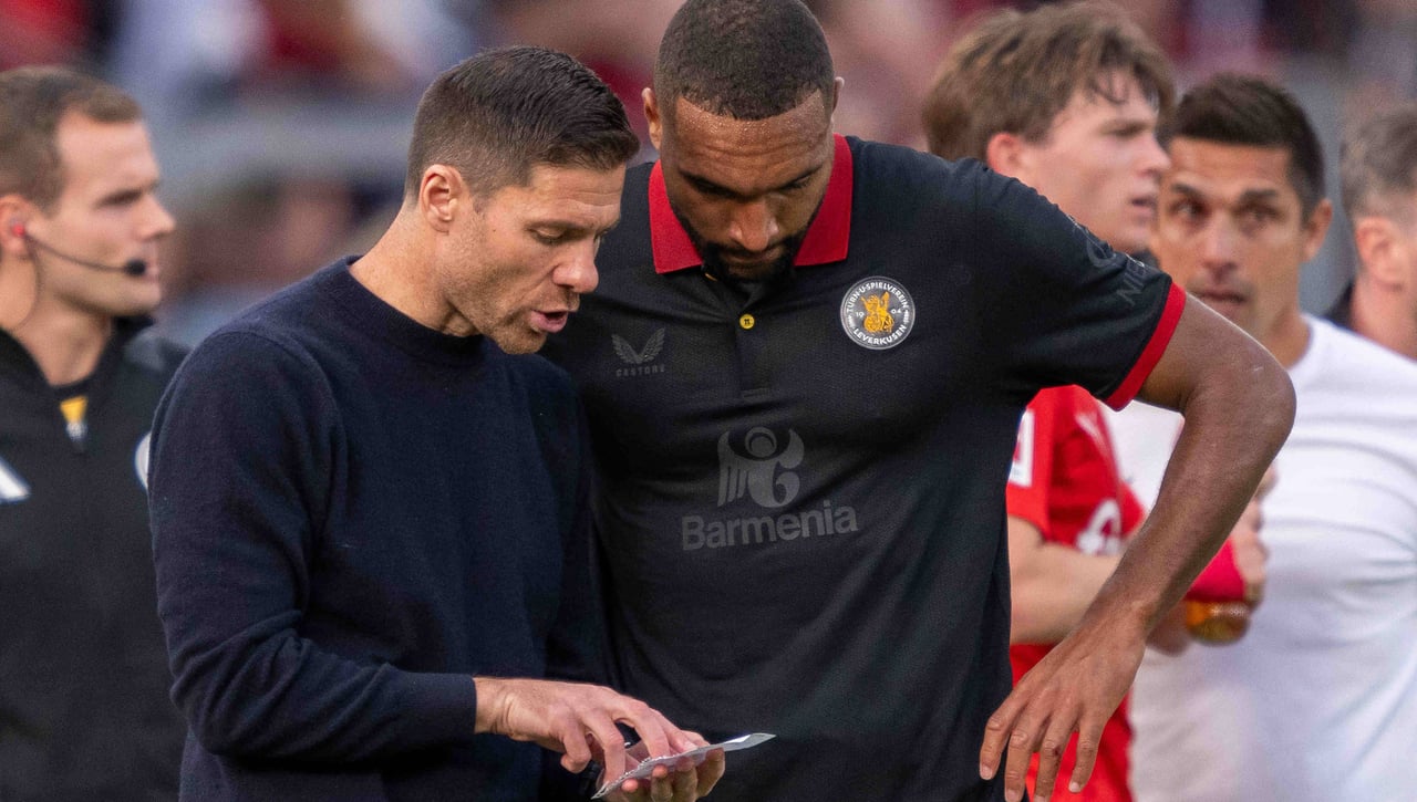 A Tah le salen dos 'novias'