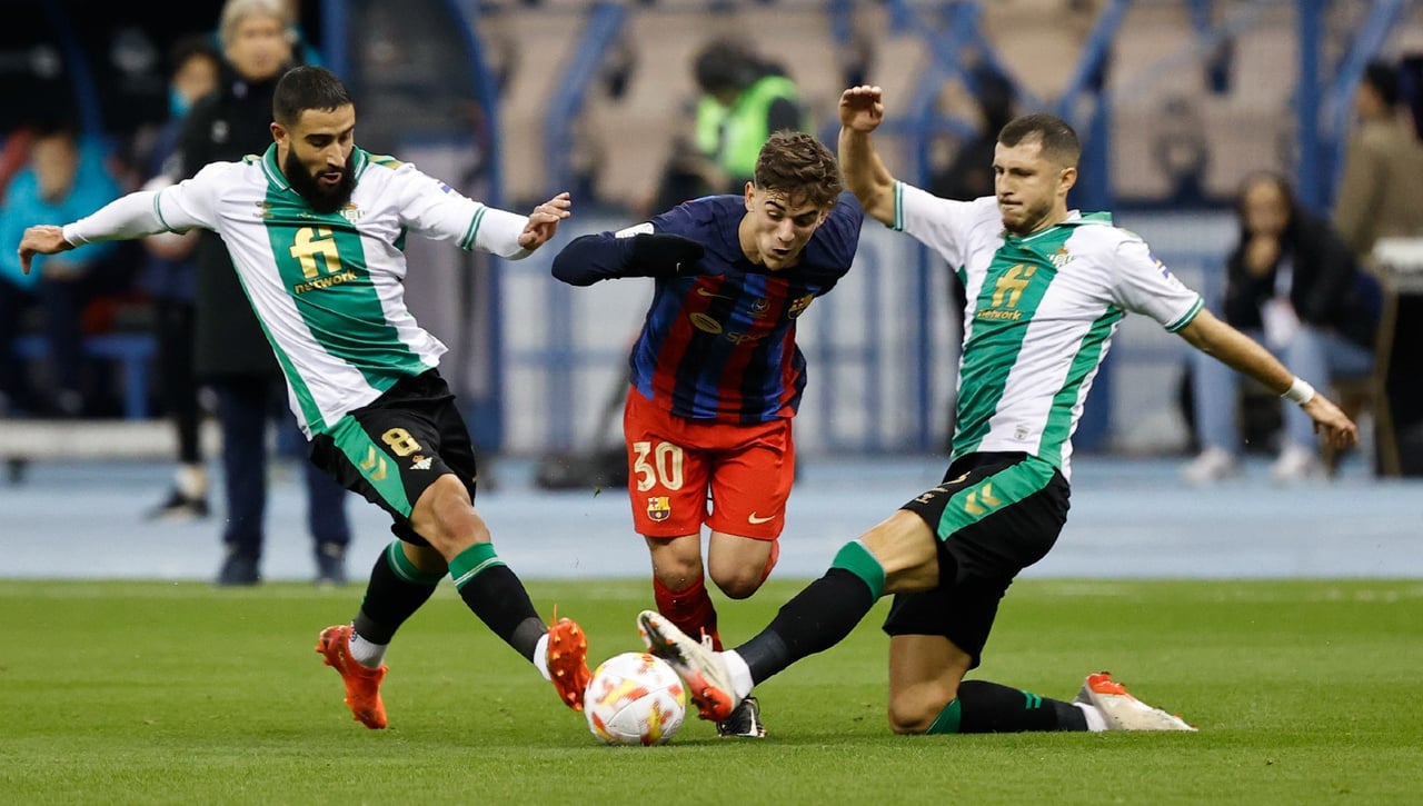 Dónde ver el Betis - Barcelona en vivo por TV y online de LaLiga