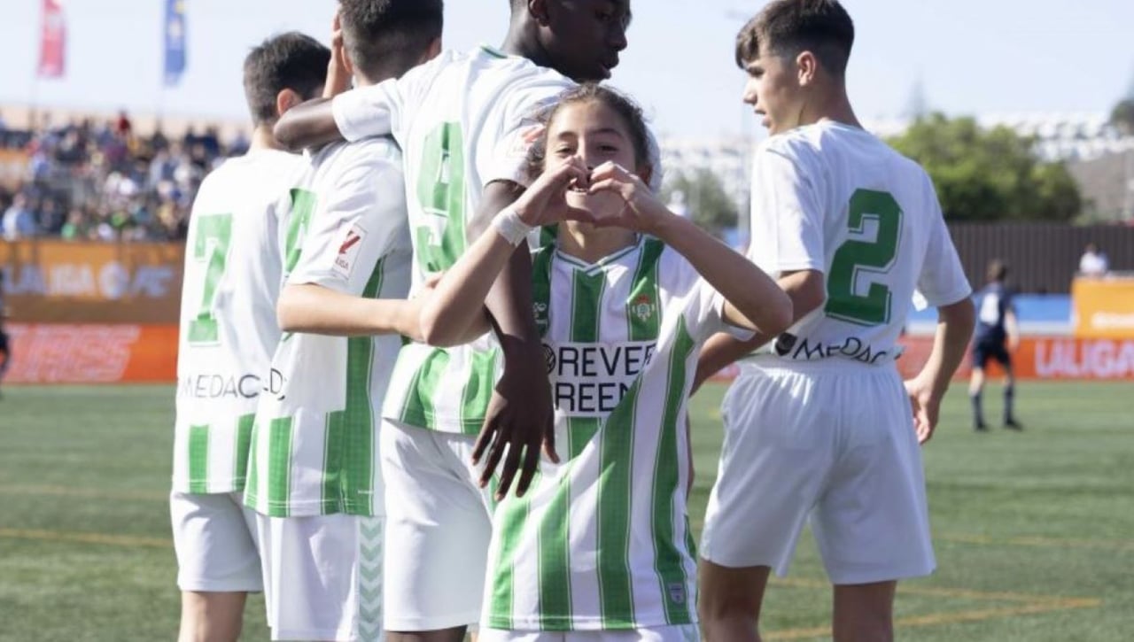 El Betis, camino de evitar un nuevo caso Gavi o Fermín