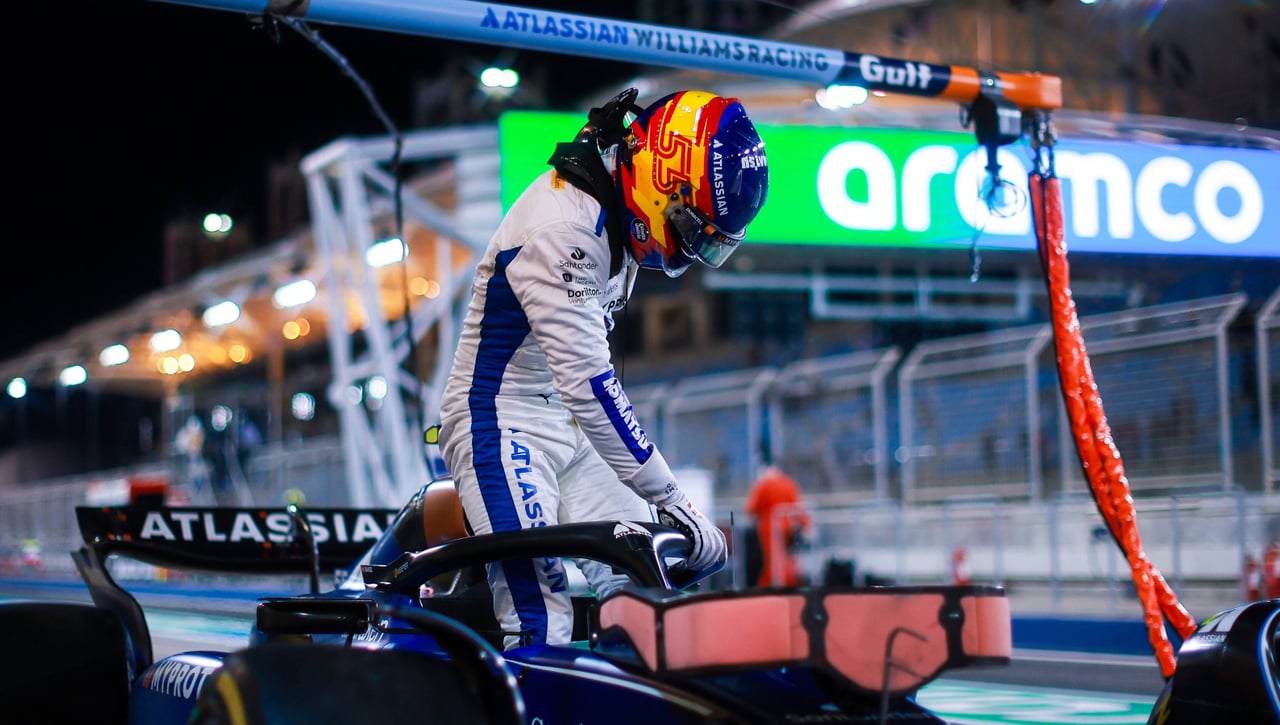 El test de Bahrein confirma su gafe y acaba sin Carlos Sainz