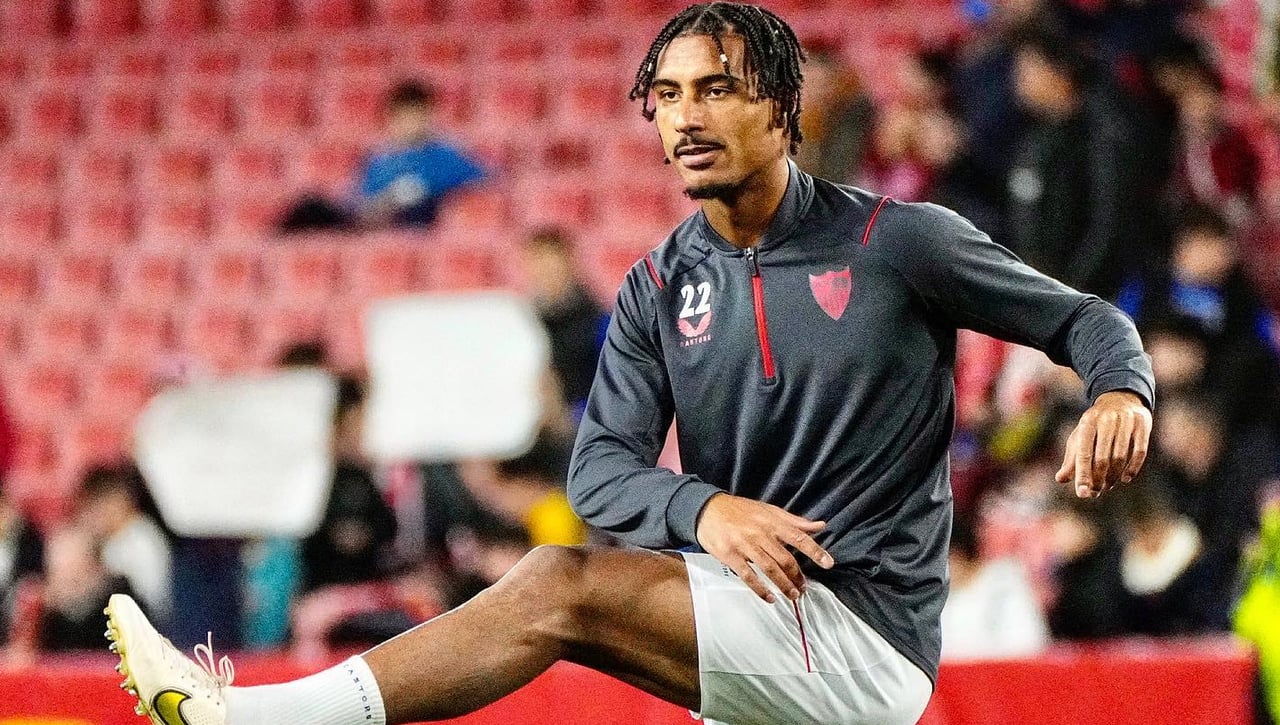 Dos ansiados refuerzos en la exigua lista del Sevilla para recibir al Almería