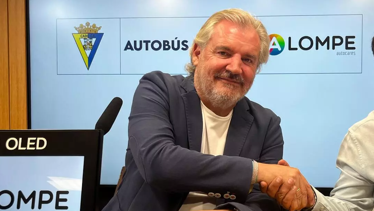 La afición del Cádiz insiste con la dimisión de Manuel Vizcaíno