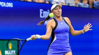 Iga Swiatek pone la directa en Nueva York y la joya española se topa con el muro 'yankee'