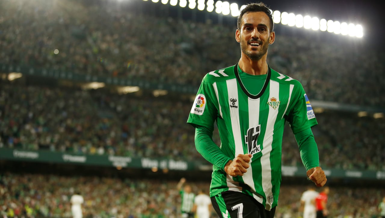 Juanmi demuestra su "ambición" hablando de "Europa, títulos y goles para el Betis"  