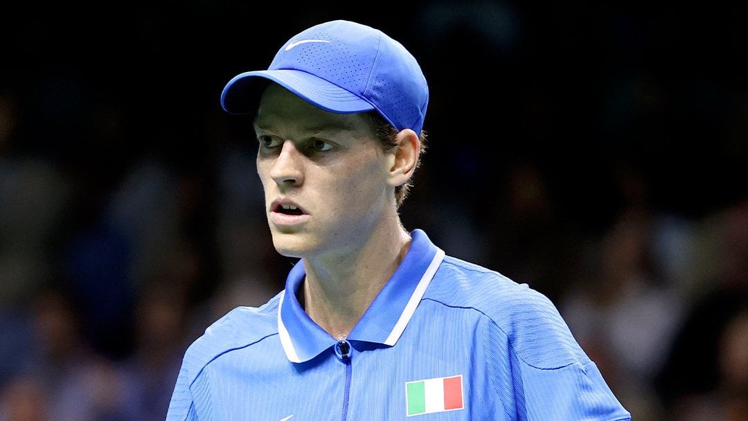 Jannik Sinner pone a Italia a un paso de la Copa Davis