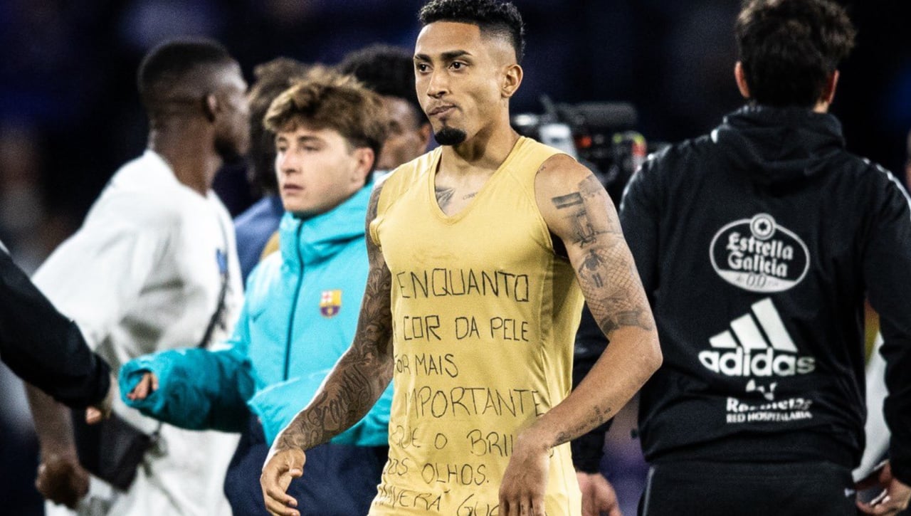 Los jugadores del Barcelona se vuelcan con Vinicius