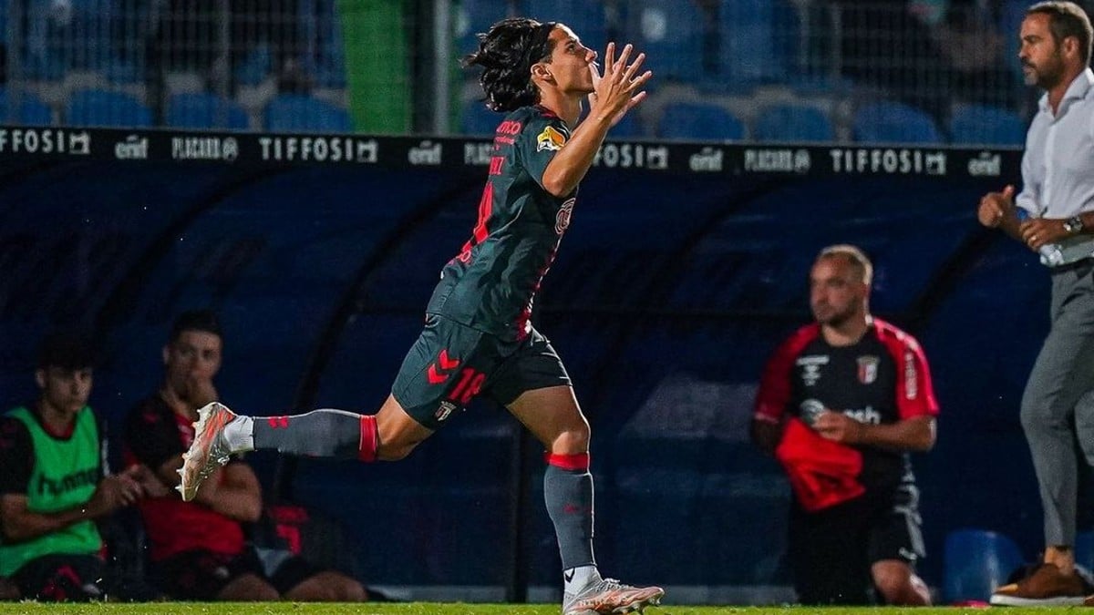 Diego Lainez empieza a ver la luz