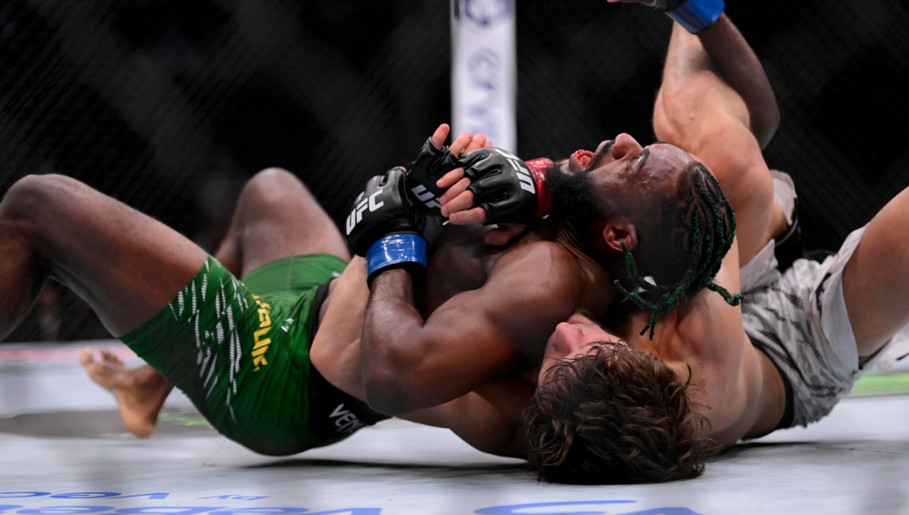 Le marcan el camino a Ilia Topuria