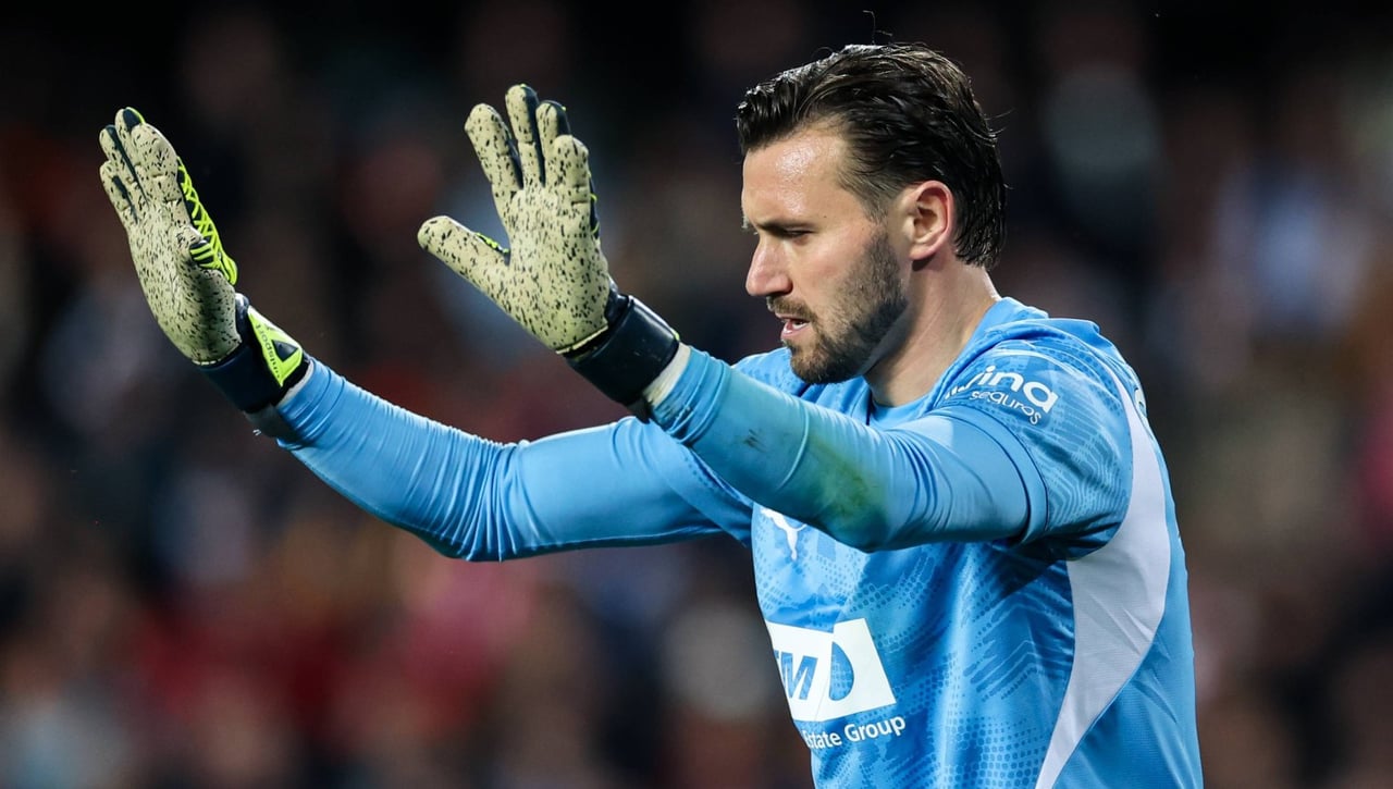 Dimitrievski puede salir gartis del Valencia