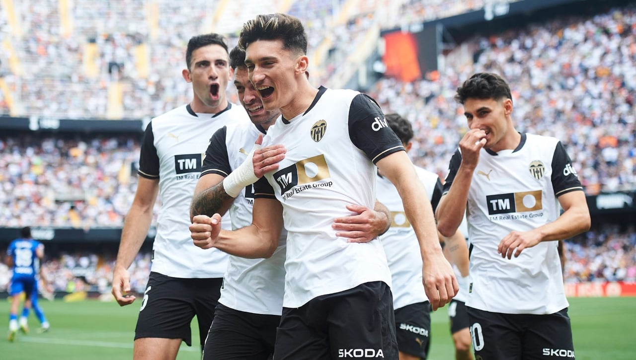 Peter Lim y el Valencia prohiben comer pipas en Mestalla