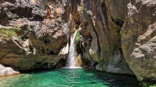 El pueblo andaluz con cañones de agua ideal para bañarse en verano