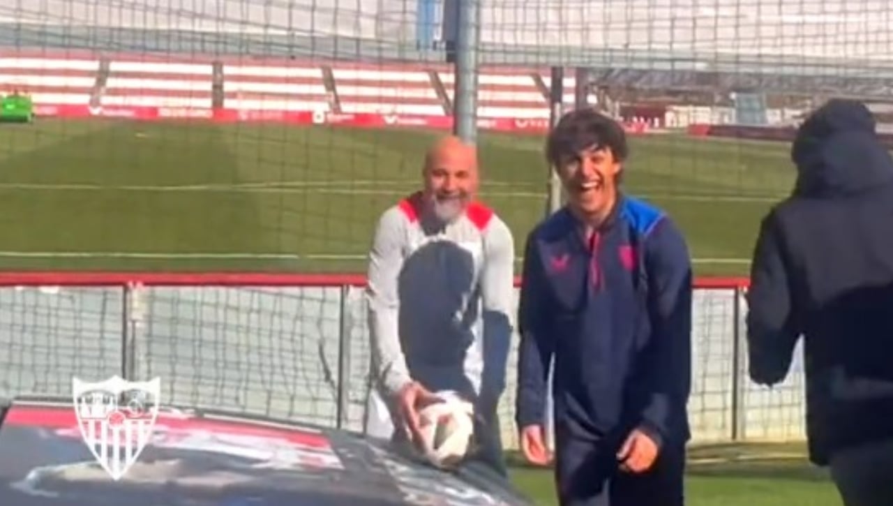 Sampaoli saca a relucir su zurda y competitividad con los canteranos