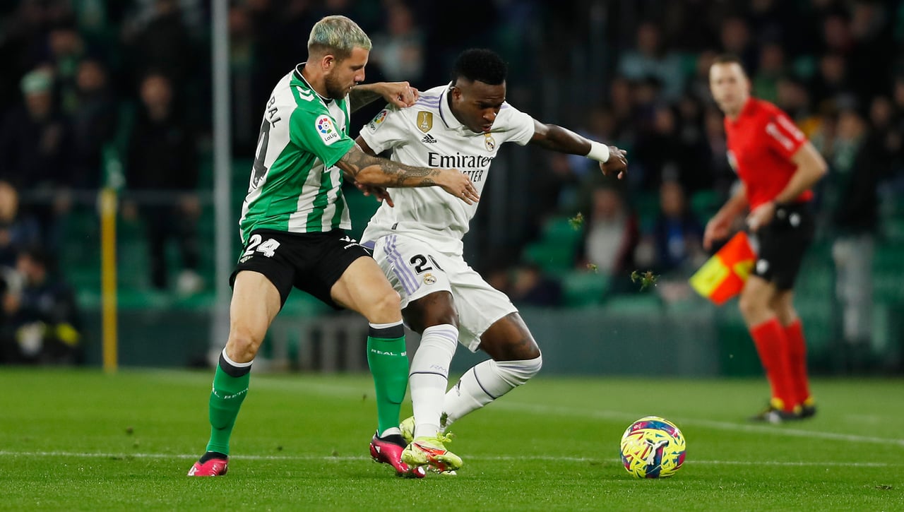 Ruibal avisa y defiende su nombre, el del Betis y el de la afición tras la polémica con Vinícius