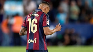 Arriaga aterriza a última hora y obliga a Calero a modificar la preparación del derbi