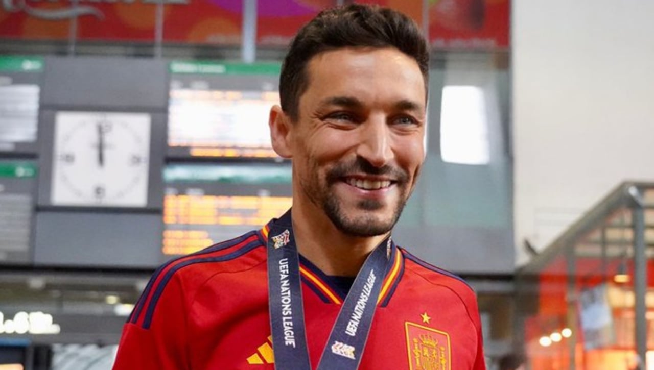 Jesús Navas, ya en Sevilla, como un juvenil