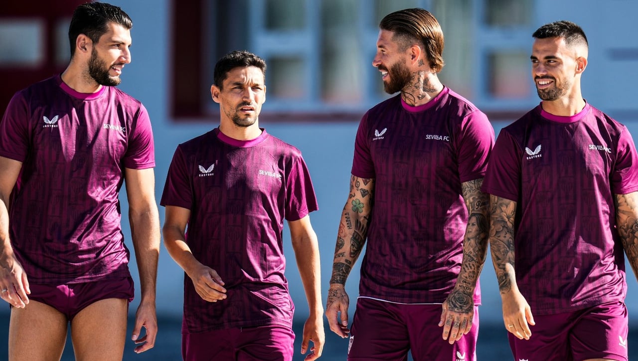 Jesús Navas alegra una sesión con siete bajas en el Sevilla 