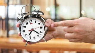 Cambio de hora invierno 2024: ¿Cuándo se cambia la hora en España? ¿Se atrasa o se adelanta el reloj?