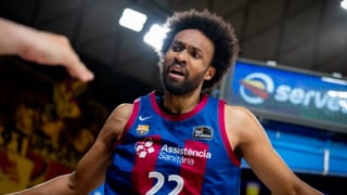 Jabari Parker no se corta y pone en su sitio al Barça