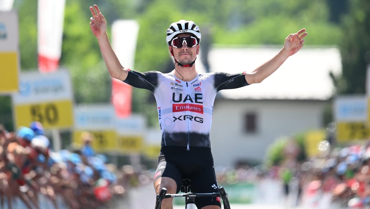 Joao Almeida le da la razón a Pogacar