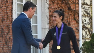 Pedro Sánchez se acuerda de Rubiales al recibir a los jugadoras de la Selección por la Nations League