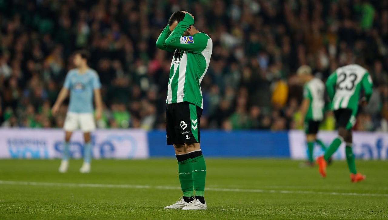 Juanmi estalla en redes por su situación en el Betis