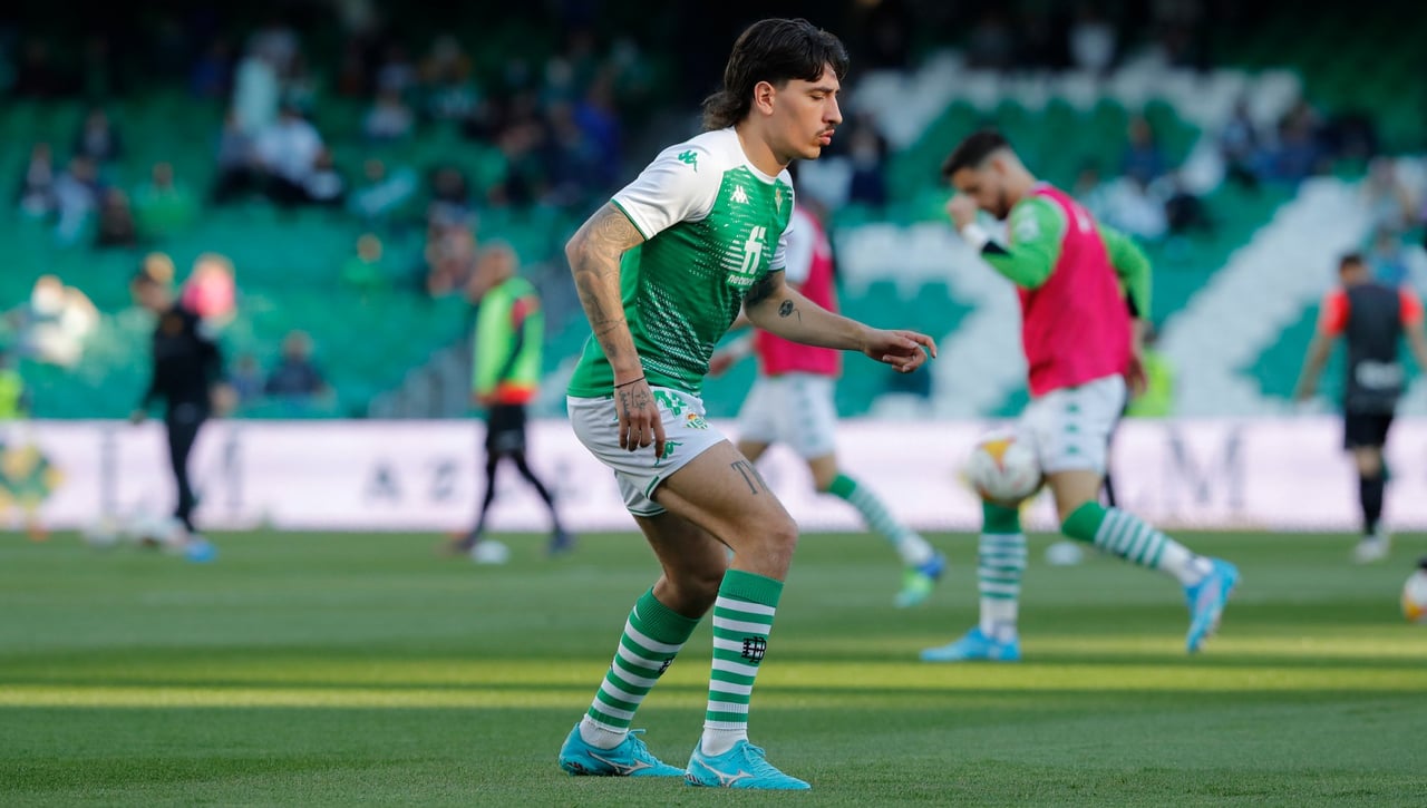 El agente de Bellerín, en Londres para llegar a un acuerdo con el Arsenal