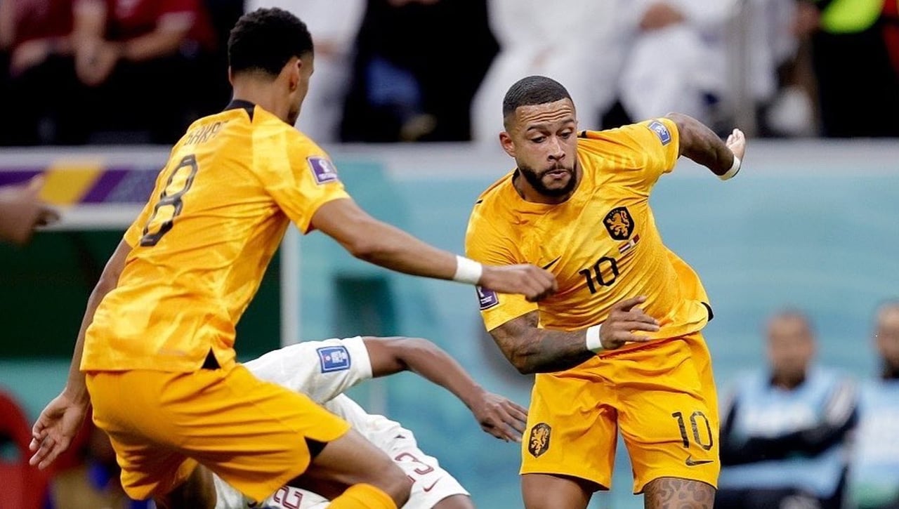 Memphis Depay elige con quién quiere jugar