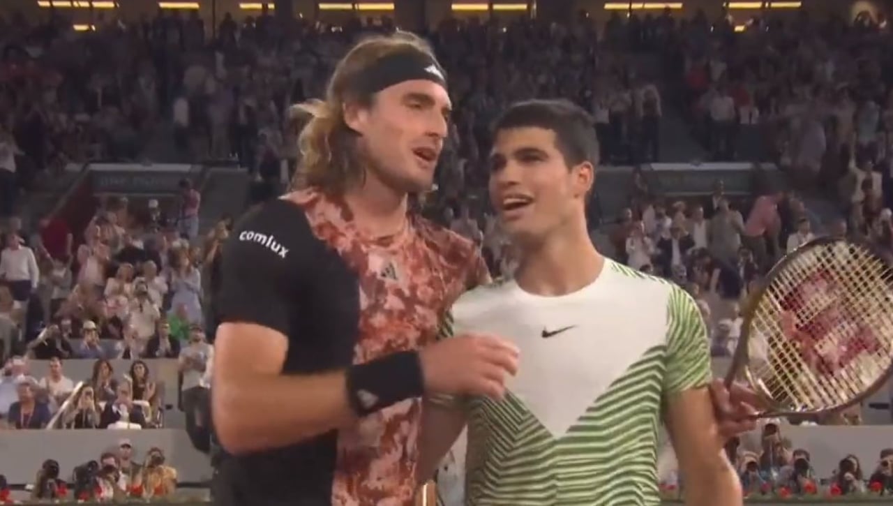 La sorprendente justificación de Tsitsipas por su derrota contra Carlos Alcaraz en Roland Garros